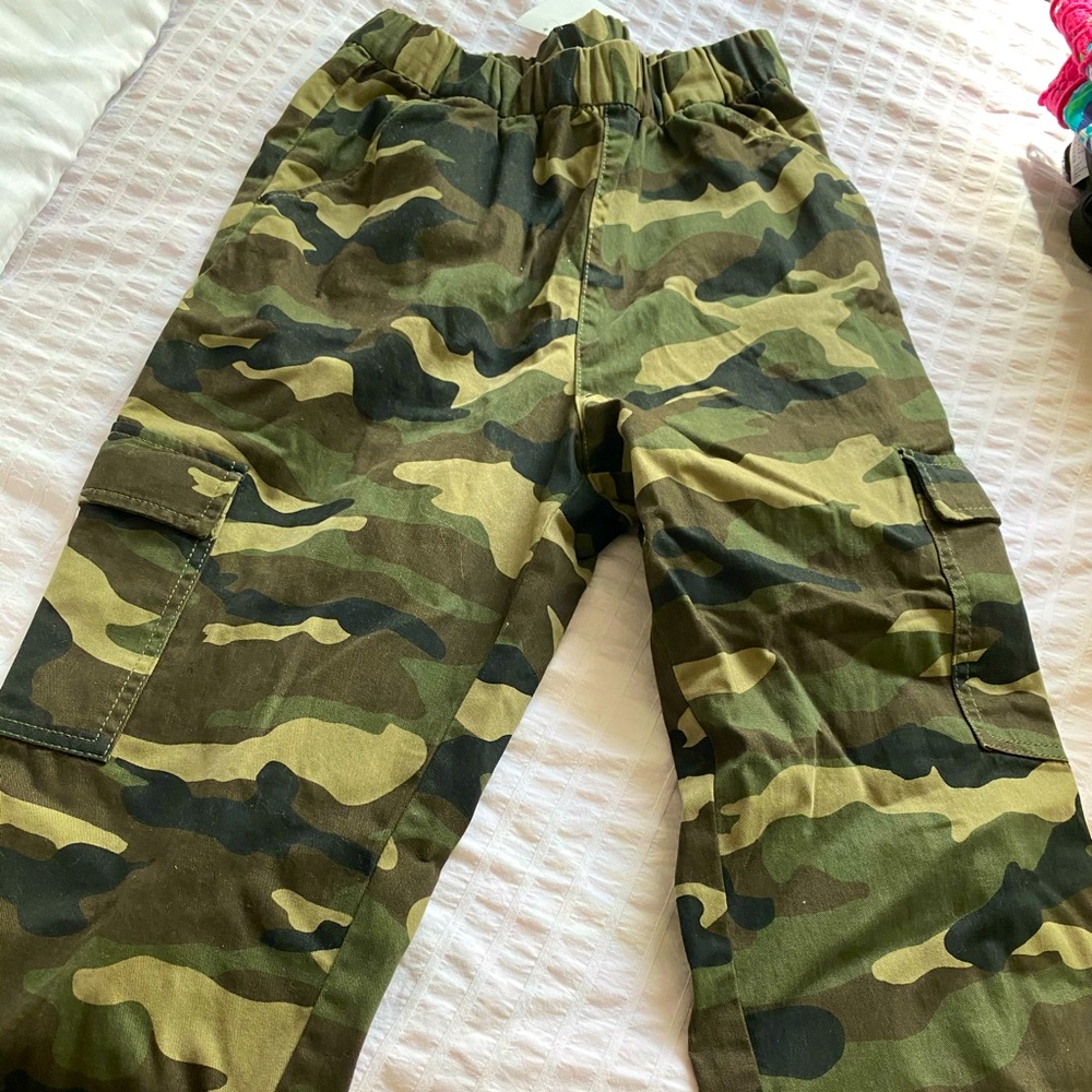 H&M camo jogger